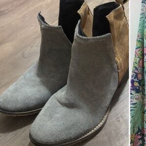 Women’s ankle booty shoes